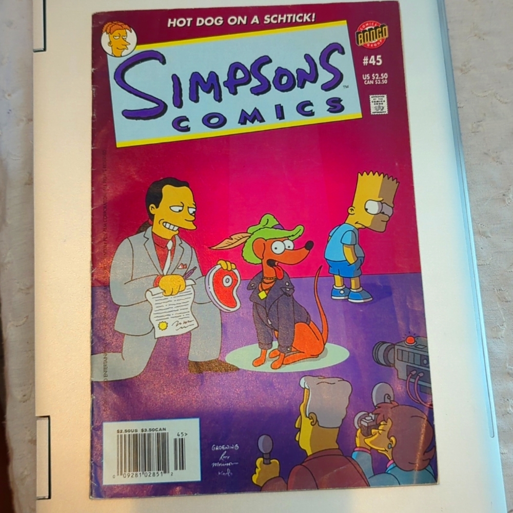 Comic Simpsons Comics And 3 Books - image 1
